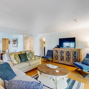 https://queens-grant-653.top-hotels-in-savannah.com